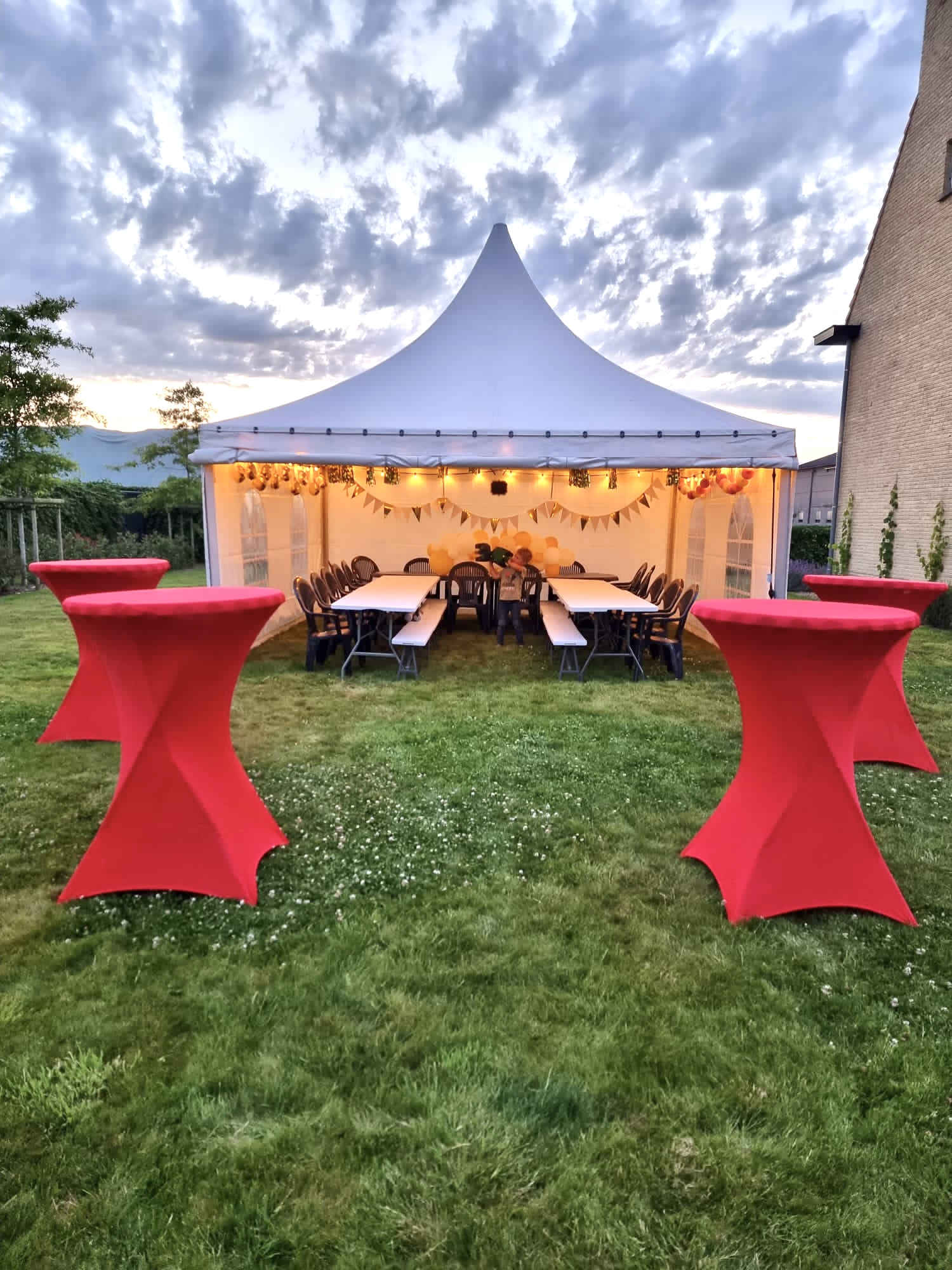 aabcb2da-1cb5-46fd-b2e7-8231f5008560(1)